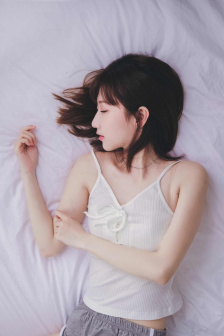 一边亲着一面膜的免费版电视剧